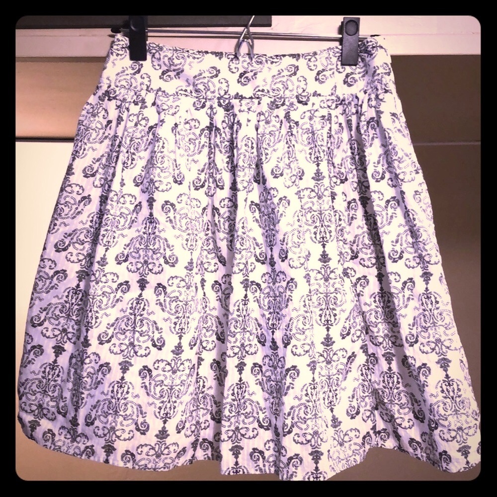 LOFT White and Black A-Line Skirt 2P